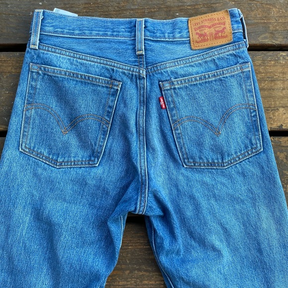 Levi’s wedgie straight cut off raw hem jeans - Picture 5 of 5
